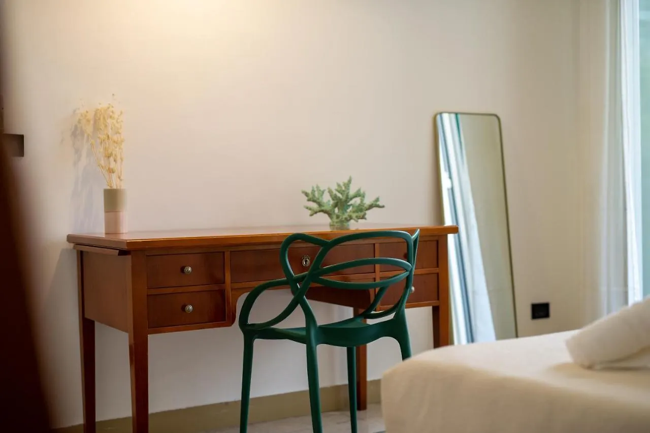A Casa Di Anna - Charming House With Courtyard Apartment Bari 0*,  Italia