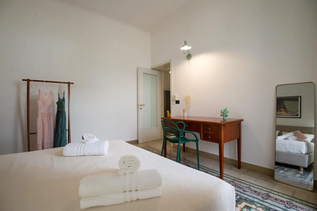 A Casa Di Anna - Charming House With Courtyard Apartment Bari Italia