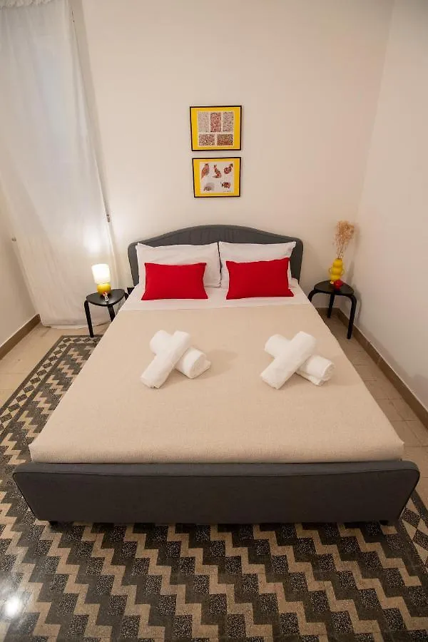 Apartament A Casa Di Anna - Charming House With Courtyard Bari 0*,