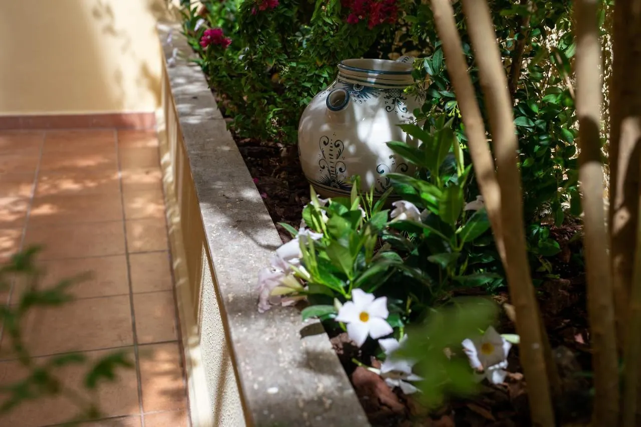 Apartament A Casa Di Anna - Charming House With Courtyard Bari