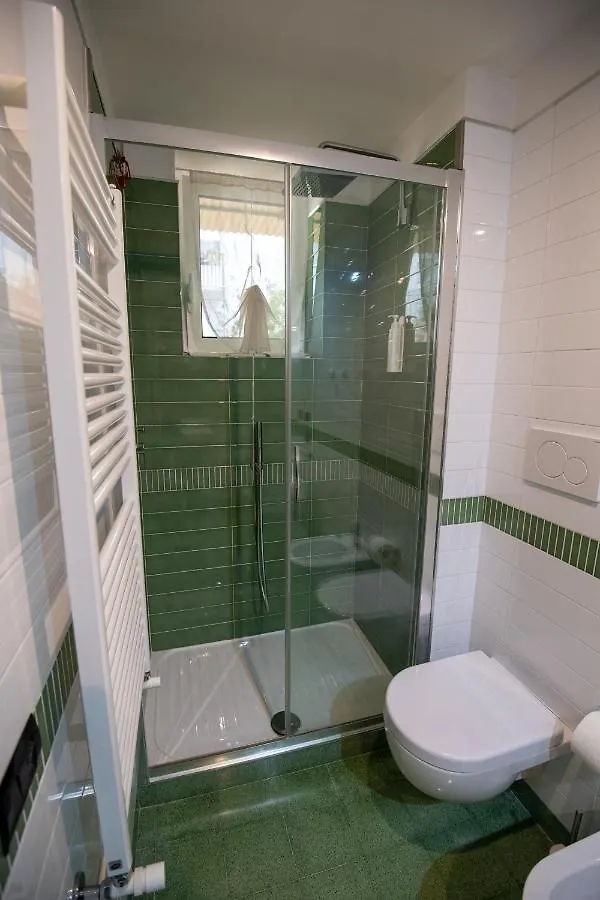 A Casa Di Anna - Charming House With Courtyard Apartment Bari